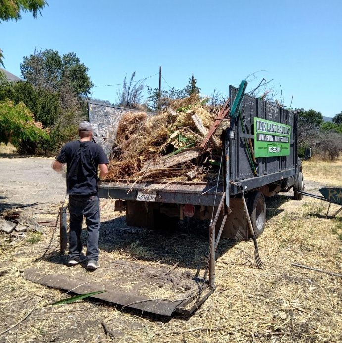 Junk Hauler Serving Santa Rosa.